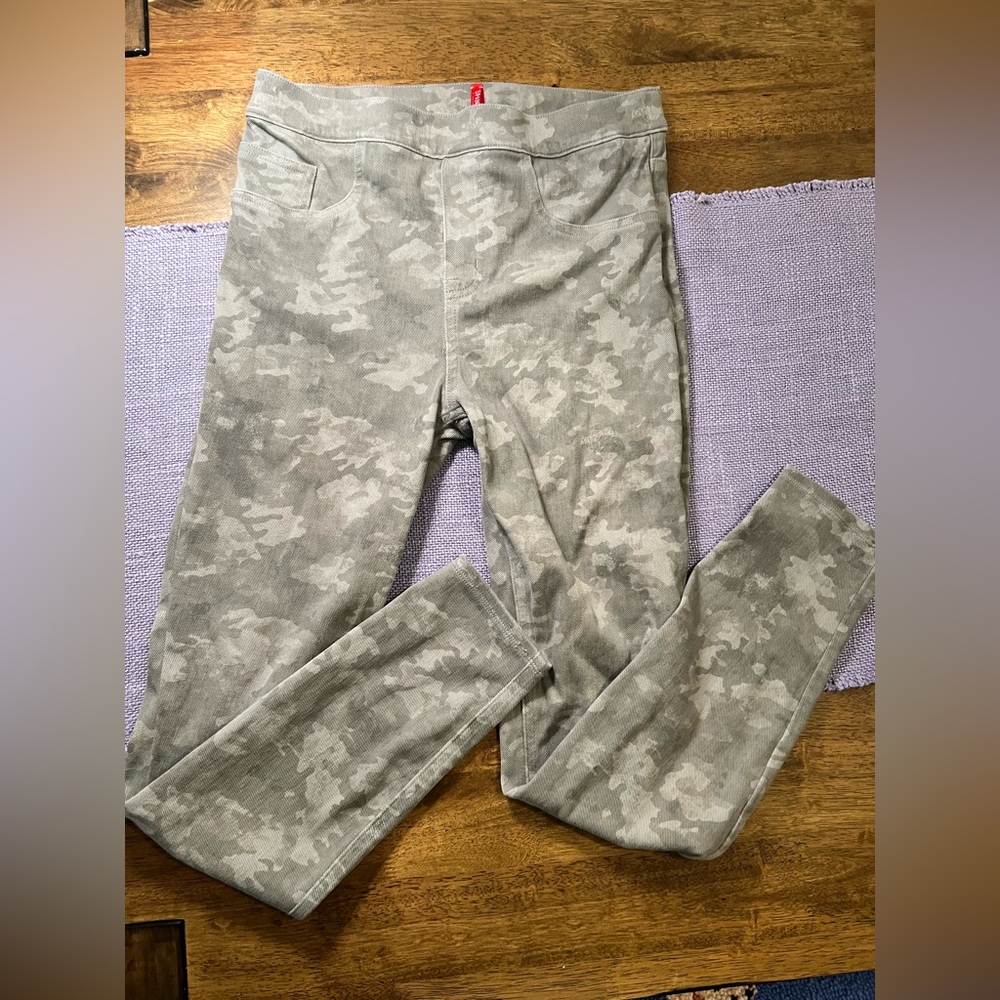 Spanx Camo Jeggings | Medium | Very Good Condition